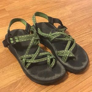 Chaco sandals green patterned size 9